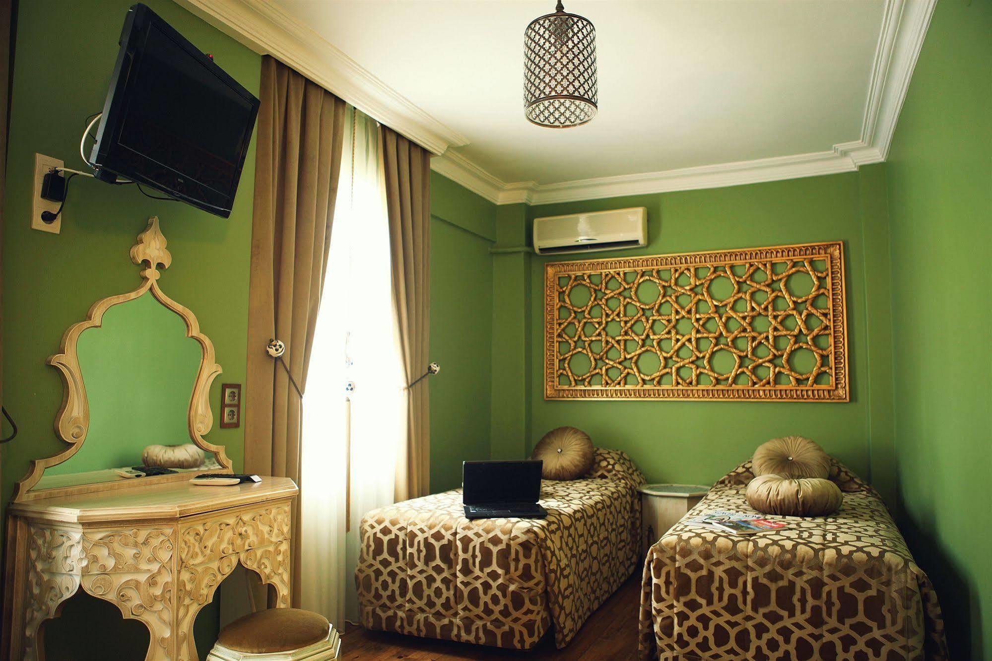 Kervan Hotel Istanbul Bagian luar foto
